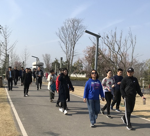 水利机械公司开展春季徒步活动